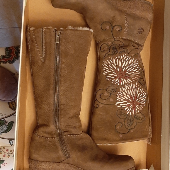 Timberland Other - timberland shertang limited edition oriental embro